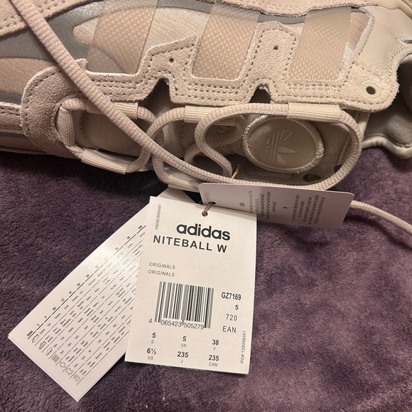 Adidas Cream Sneakers Retro-Inspired Chunky Sole - Picture 6 of 7